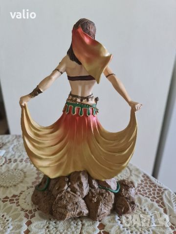 Порцеланова фигура статуетка Пустинна магьосница, снимка 2 - Статуетки - 45112838