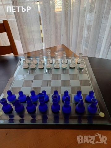 Шах фигури от стъкло игрално поле 38х38 Цар 7.5 см .пешки 4 см чисто нов не е играно със него  , снимка 2 - Шах и табла - 52525989