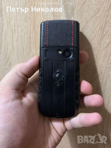 Vertu Ferrari мобилен телефон
