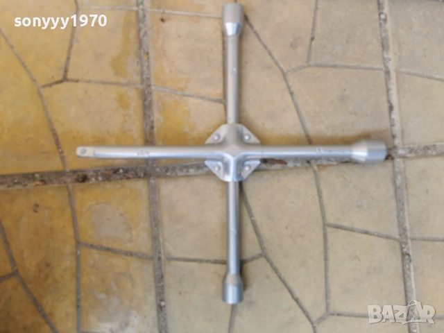 ключ за гуми-кръстат с планка 2204261831