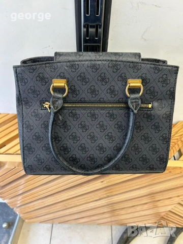 Дамска чанта Guess, снимка 2 - Чанти - 53678575