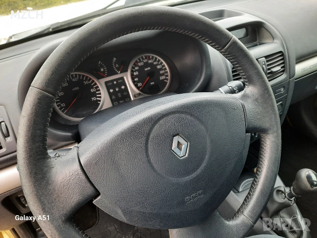 Рено Клио , снимка 12 - Автомобили и джипове - 54046152