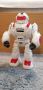 Робот-хуманоид - детска играчка с батерии - движи се и излъчва светлинни сигнали, снимка 2
