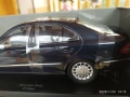 Метален модел на Mercedes Benz E-Klasse W211 E320 Kyosho, снимка 7