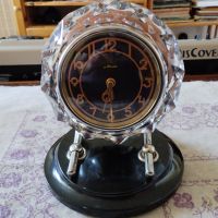 Настолен руски часовник, снимка 1 - Антикварни и старинни предмети - 45208322