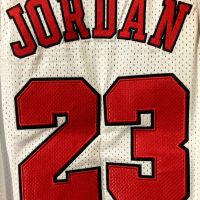 Оригинален мъжки баскетболен потник Mitchell and Ness Michael Jordan 1997-1998 Authentic Jersey , снимка 12 - Спортни дрехи, екипи - 45141696