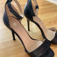 Черни токчета , снимка 1 - Дамски обувки на ток - 45224126