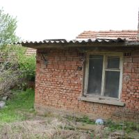 Продава къща в Луковит с голям двор, снимка 8 - Къщи - 45224347