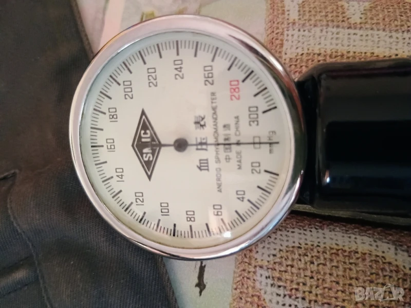 Механичен апарат за кръвно налягане, нов, снимка 1