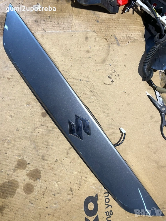 Облицовка с Емблема Багажник 83941-61M0 SUZUKI SX4 S-Cross JY 2018 1.0 Турбо, снимка 1