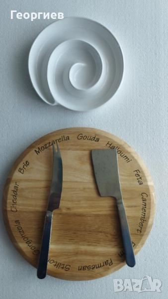 Въртяща дъска с нож-вилица и сатър.Чиния за плата,маслини., снимка 1