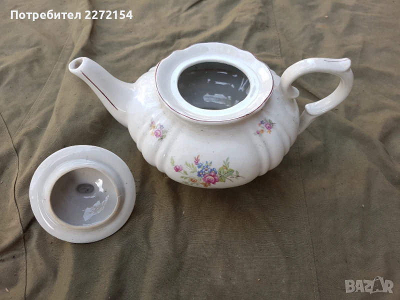 Стар порцеланов чайник , снимка 1