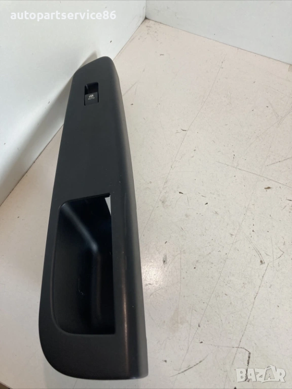 Бутон за предно ляво стъкло на врата за KIA Ceed 1.6 CRDi (2008) 82361-1H500, снимка 1