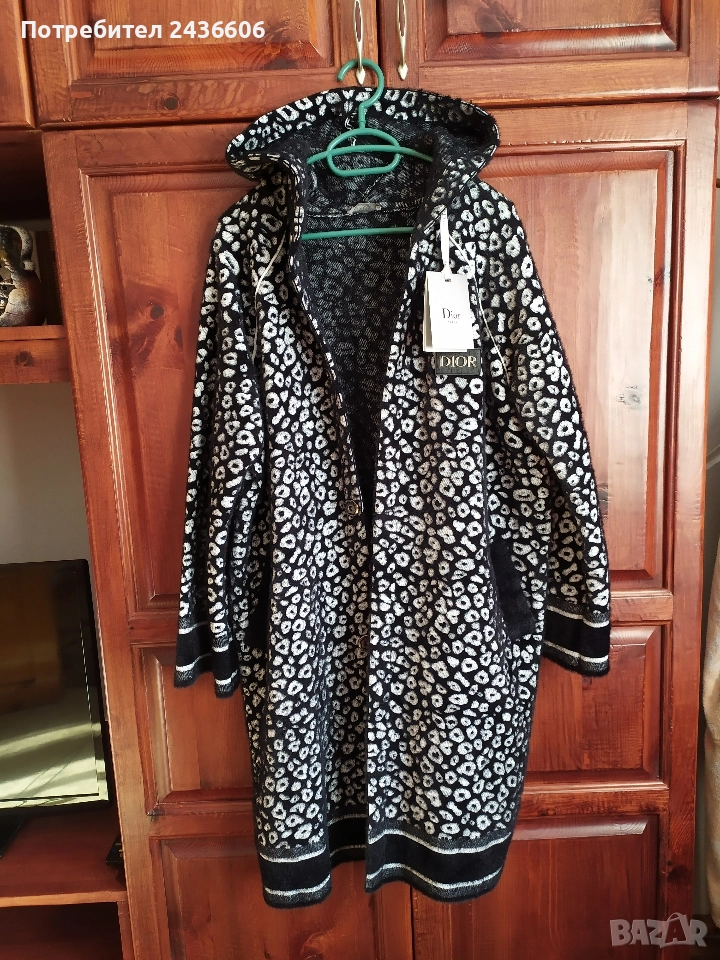 Чисто ново дамско палто марка Кристиан Диор , снимка 1
