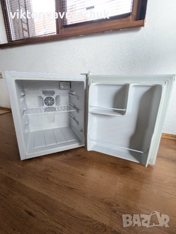 Мини хладилник Crown CR-48A (48L) – Употребяван, снимка 9 - Хладилници - 54082943