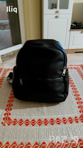 дамска чанта, ранеца. 