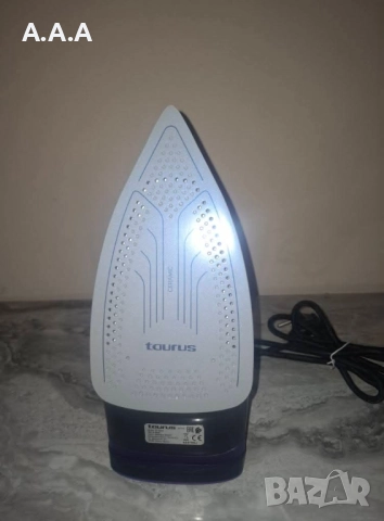 Ютия Taurus Quios, 3000W, пароструйка, резервоар 0.29L, синьо/черно, снимка 8 - Ютии - 52611206