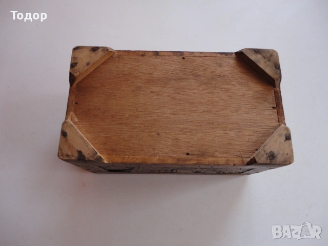 Старинно дървено сандъче ковчеже кутия дърворезба , снимка 9 - Антикварни и старинни предмети - 54087576