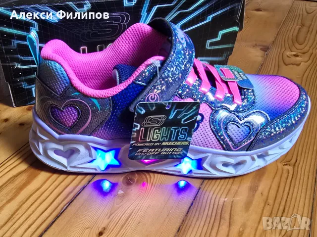 Чисто нови светещи маратонки Skechers star lights, снимка 5 - Детски маратонки - 48641460