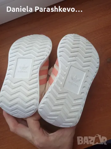 Сникърси Адидас момиче 28 номер, снимка 3 - Детски маратонки - 50412361