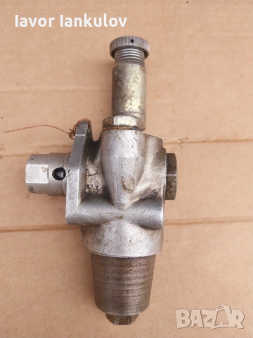 Инжектор за гориво за Ифа W 50 L, снимка 2 - Части - 53849690
