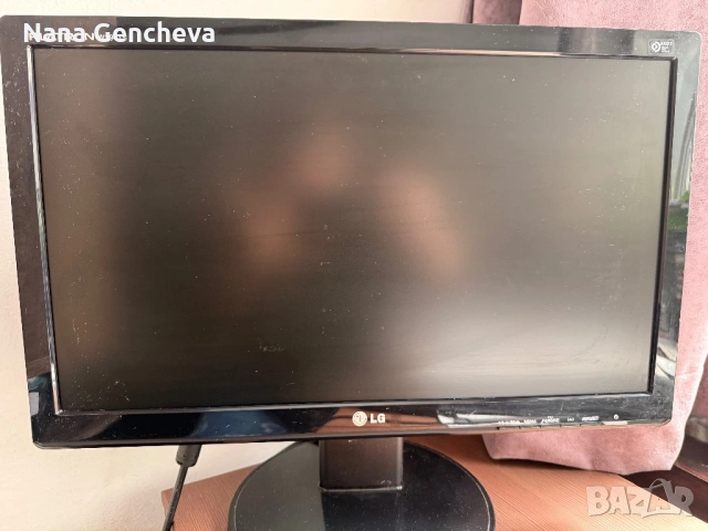 Монитор LG Flatron W1941S – 19” , снимка 2 - Работни компютри - 54100378