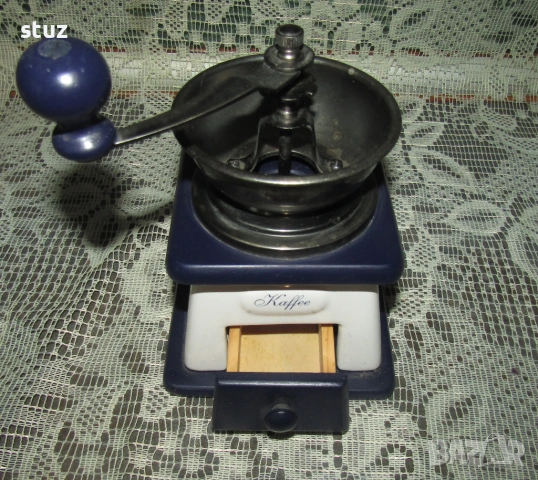 Порцаланова мелничка за кафе, подправки, билки, снимка 7 - Аксесоари за кухня - 53684427