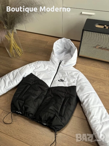 Nike Дамско зимно яке, снимка 2 - Якета - 52541252