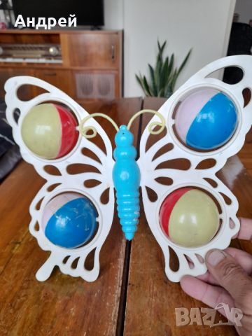 Стара играчка дрънкалка Пеперуда, снимка 2 - Други ценни предмети - 45506301