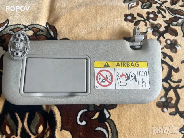 Сенник Ляв за Тойота Аурис 2010-2012г., снимка 2 - Части - 51344509