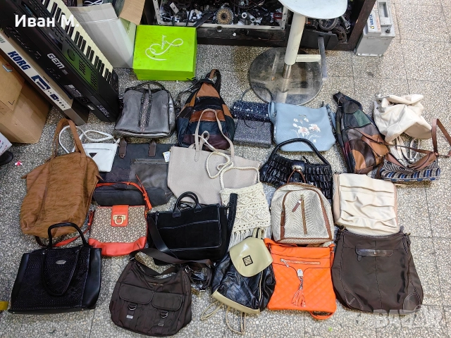 на едро 23 дамски чанти за 180 лв 