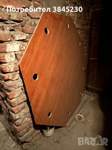 ПОДАРЯВАМ плот на маса за игра 