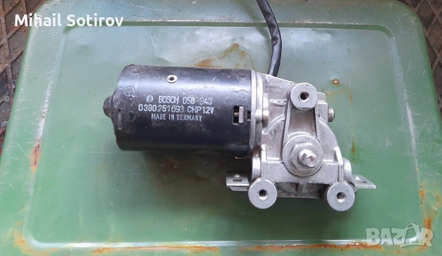 Моторче шибидах Бош за Мерцедес 124