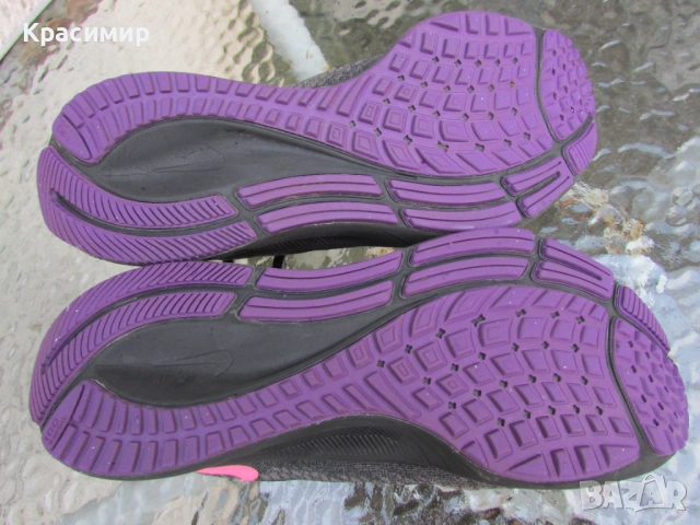 Дамски маратонки за бягане Nike Air Zoom Pegasus 37, снимка 14 - Маратонки - 52542446