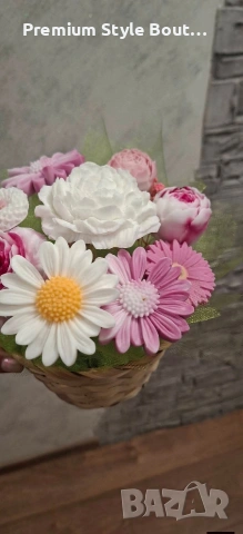 Ръчно изработен букет от ароматни сапунени цветя 💙💗, снимка 5 - Декорация за дома - 53660363