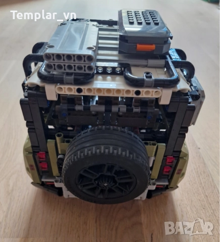 LEGO Technics Land Rover Defender 42110 +Книжка, снимка 5 - Конструктори - 51624485