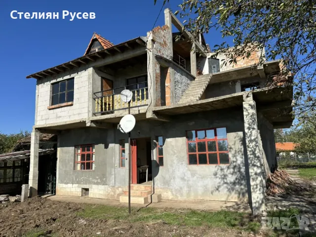 интересна къща 132кв / парцел 1643 кв / в с. Калипетрово, ул. ”ВИТ” 10, в края на селото до клетката, снимка 1 - Къщи - 47717024