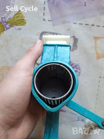 ✅МЕТАЛНА МЕЛАЧКА ЗА ОРЕХИ - РУМЪНИЯ❗, снимка 2 - Антикварни и старинни предмети - 54226944