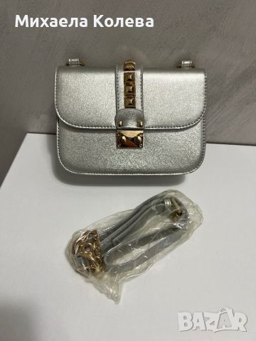 Малка чанта, снимка 1 - Чанти - 45652377