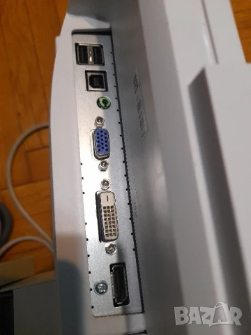 Монитор Fujitsu , снимка 9 - Монитори - 50911707