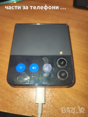 Samsung Z Flip 4 работещ за части отключена платка, снимка 2 - Резервни части за телефони - 49883227