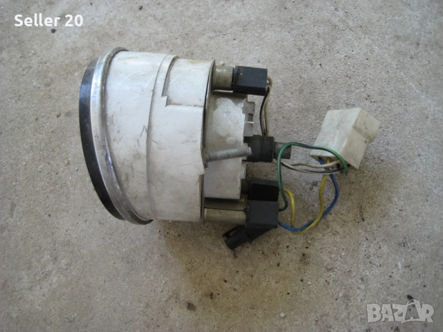 Уреди за арматурно табло от автомобили от времето на съветския съюз, снимка 5 - Части - 52061381