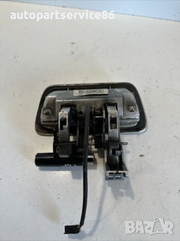 Външна дръжка за отваряне на задния капак за Jeep Grand Cherokee 3.0 Crd (2012) 760478AB, снимка 2 - Части - 53520901