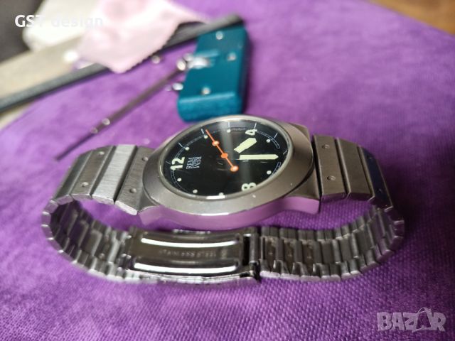 Рядък Часовник Watch RemRem Датски Дизайнерски Anders Smith 100m дата Stainless steel, снимка 7 - Мъжки - 45189173