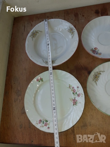 Български порцелан малки чинии, снимка 4 - Антикварни и старинни предмети - 53268292