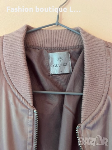 Сатенено якенце тип бомбър с уникален гръб с бродерия от мъниста и пайети М размер с джобове CULTURE, снимка 3 - Якета - 51667315