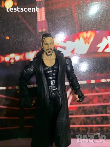 Екшън фигура WWE The Undertaker Гробаря Jakks Pacific Black Coat, снимка 10 - Колекции - 49152325