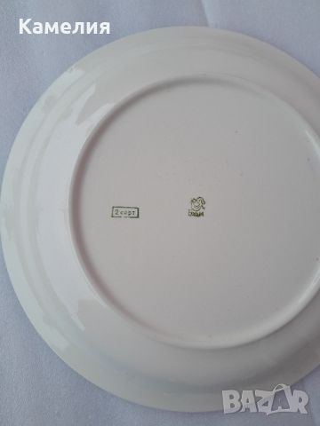 Голяма порцеланова чиния , снимка 2 - Чинии - 45843919
