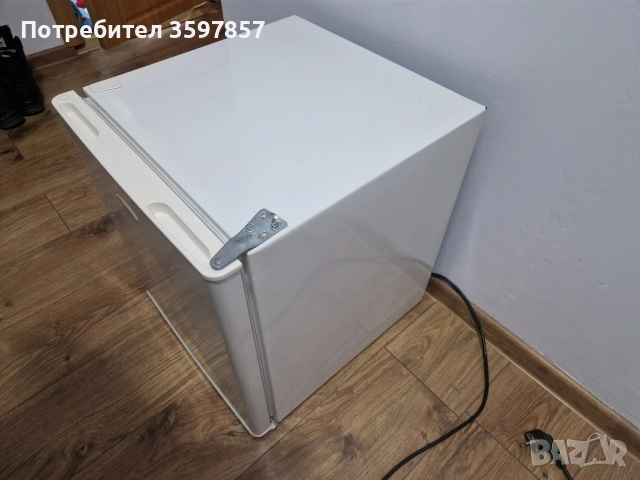 Хладилник мини бар работещ отлично 59 евро, снимка 3 - Хладилници - 53697806