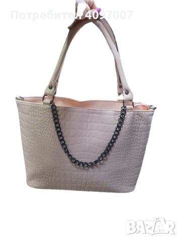 Изисканост и удобство в едно: Дамска чанта със синджир, снимка 2 - Чанти - 46381343